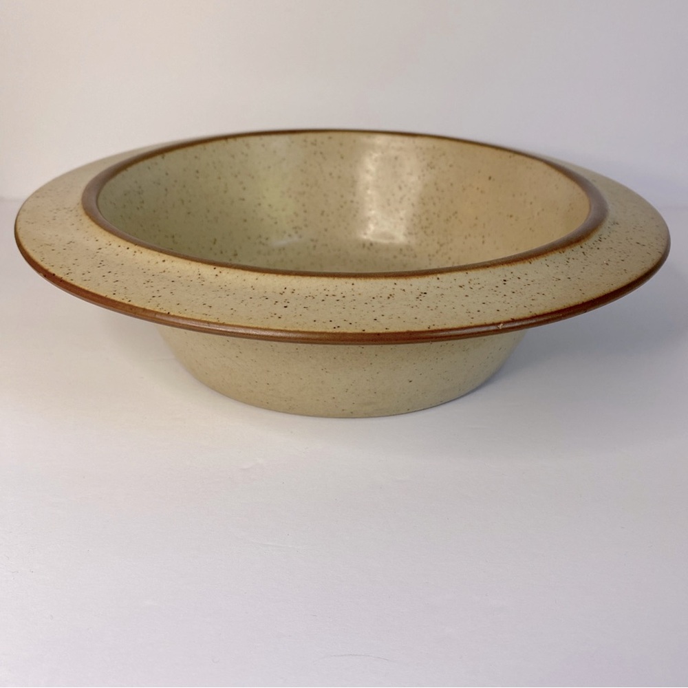 Fabrik Stoneware Jim McBride Rimmed Serving Bowl 10” Speckled Brown Rim